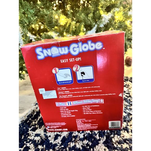 NIB 2005 Gemmy Animated Christmas Table Top 11" Snow Globe With Music & Lights - Picture 5 of 11